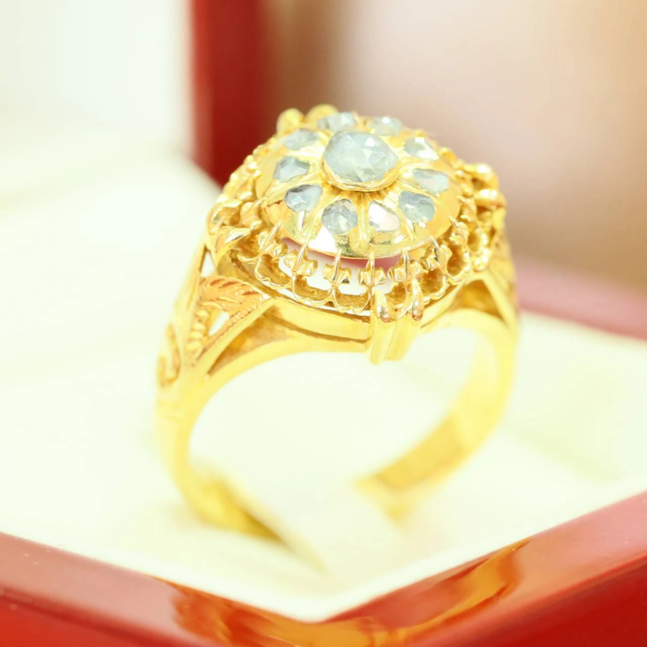 แหวนทองแท้ประดับเพชรซีก